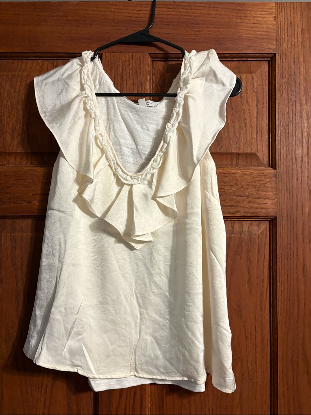 Liverpool Women’s Ivory Ruffle-Trim Sleeveless Camisole